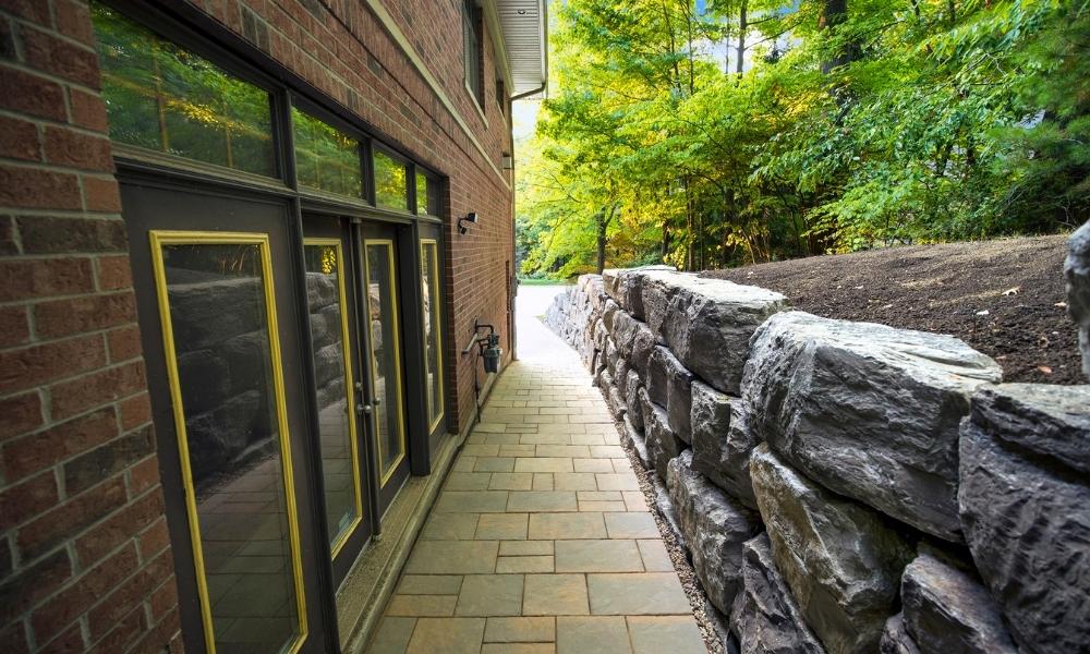 retaining wall custom contracting