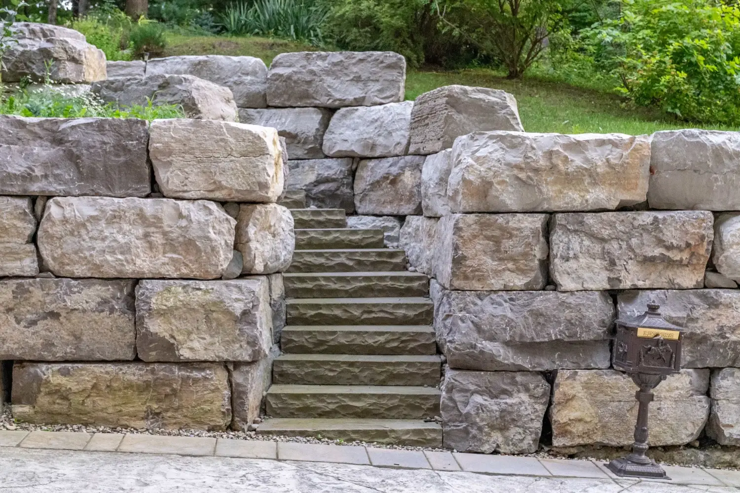 Retaining wall contractors